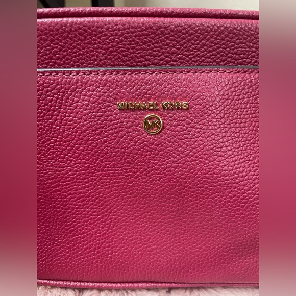 Michael Kors Jet Set Charm East West Leather Camera Crossbody - Picture 2 of 9